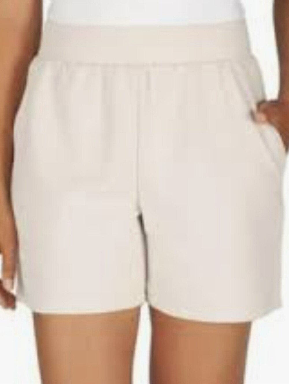 NWOT Mondetta Beige Active Shorts with Quilted Waistband